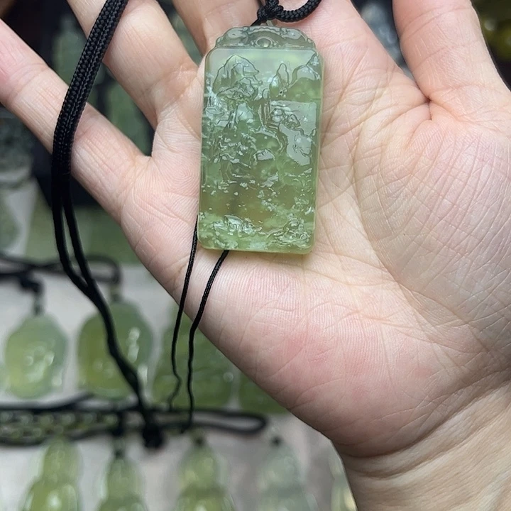 岫玉合金颈饰吊坠