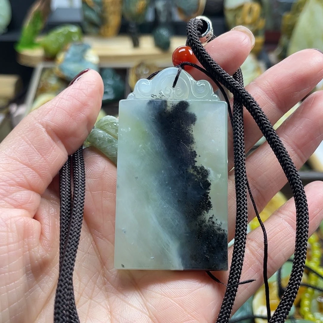 蛇纹石玉颈饰未镶嵌混**死岫玉无事牌