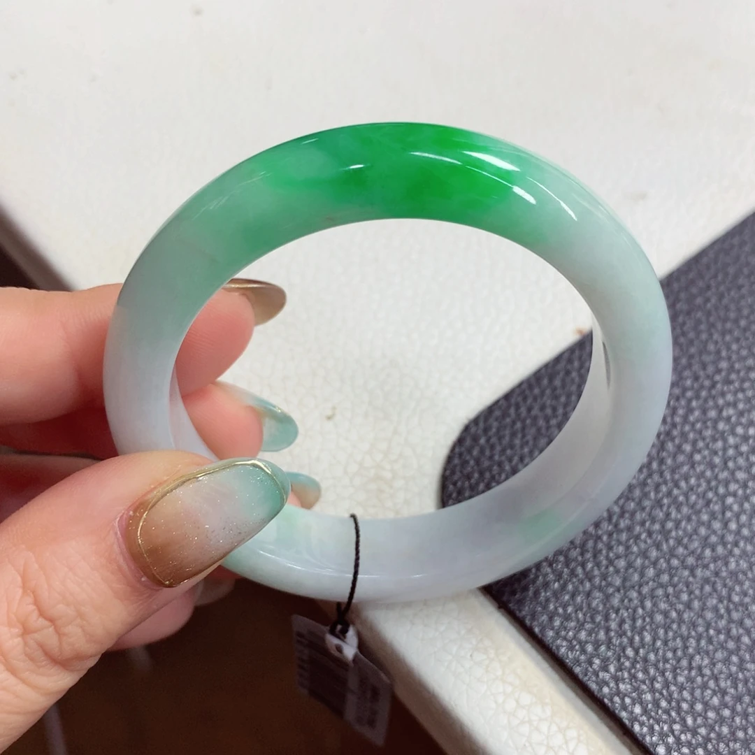 未镶嵌手镯翡翠缅甸