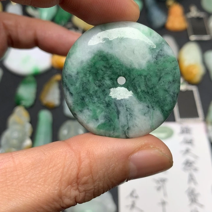 翡翠未镶嵌颈饰天然A货翡翠