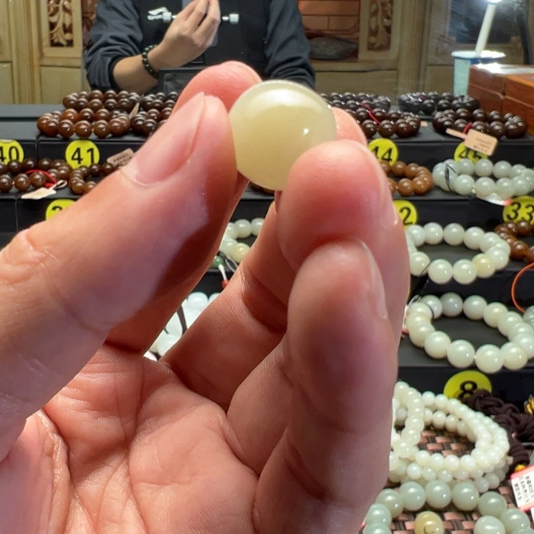 和田玉颈饰未镶嵌扬单珠