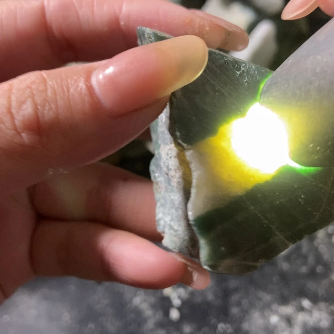 翡翠未镶嵌挂件天然翡翠