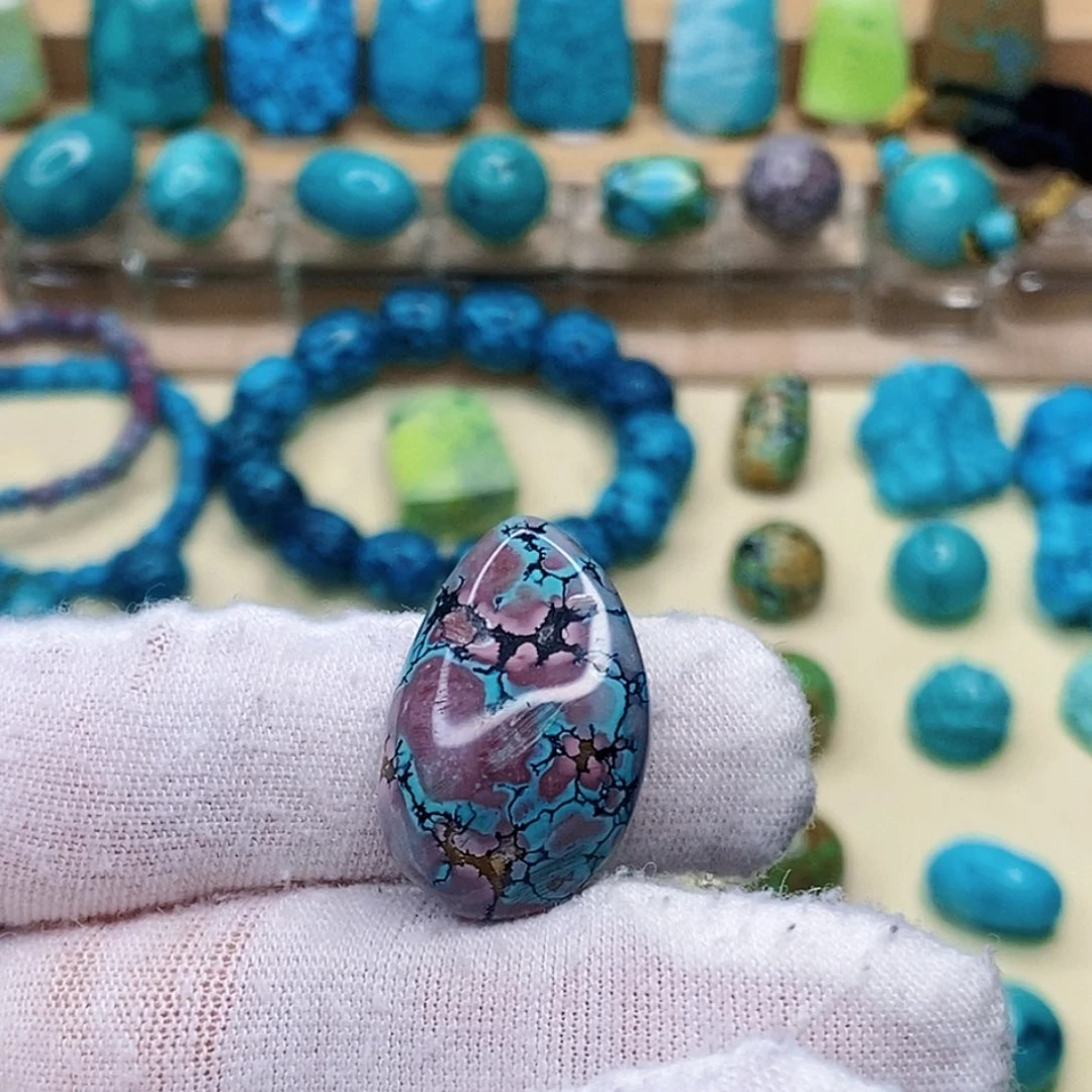 绿松石未镶嵌珠宝奇石