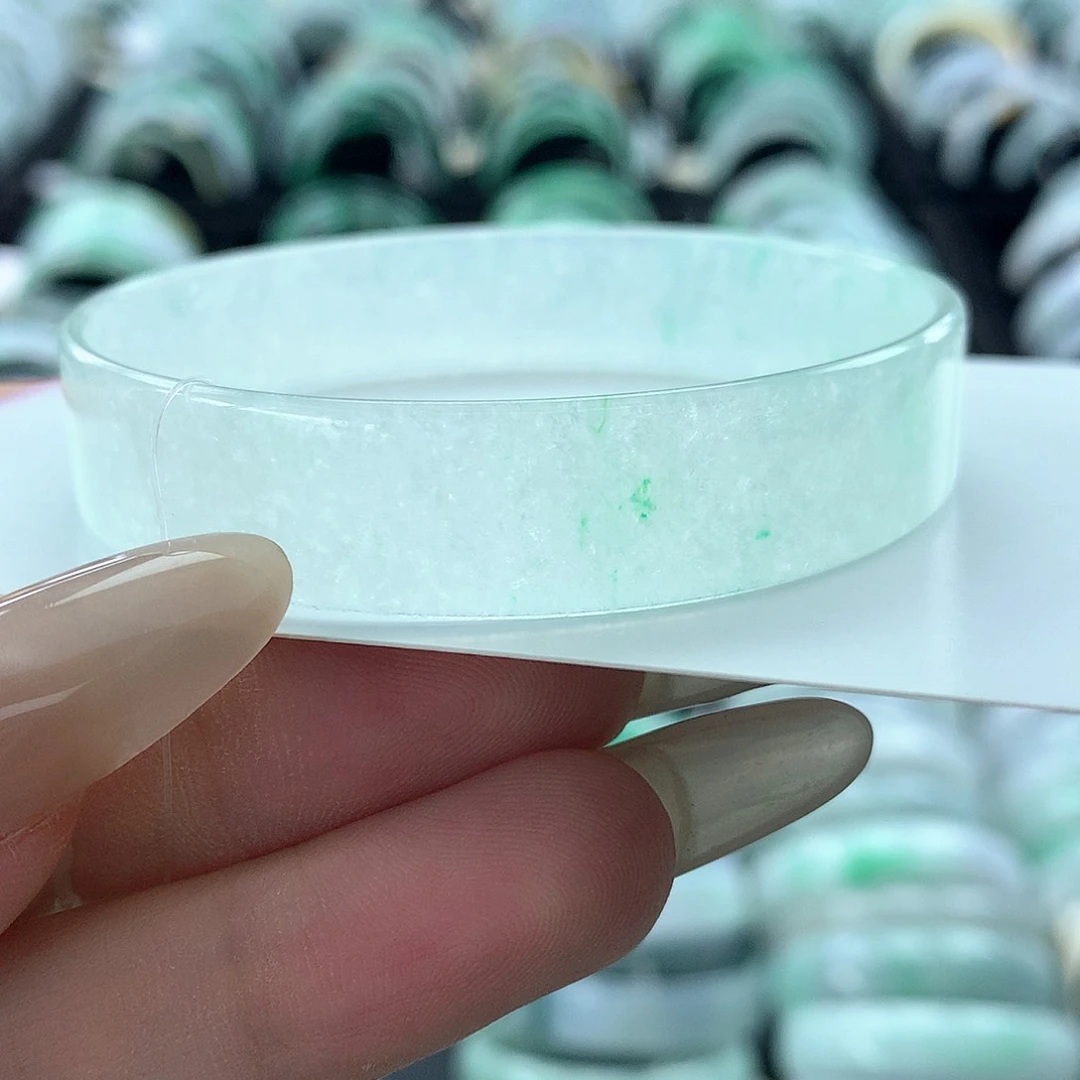 未镶嵌手镯翡翠公主