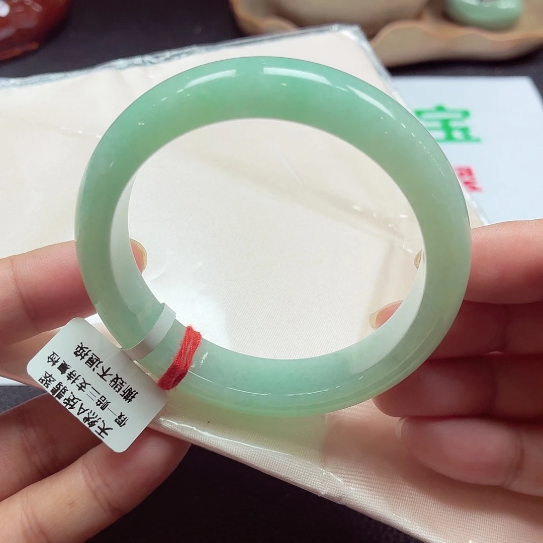 翡翠未镶嵌手镯天然缅甸A货翡翠