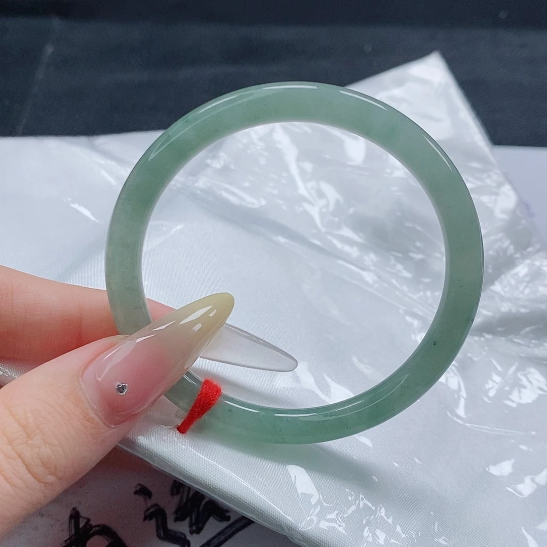 【闪购商品】未镶嵌手镯（圆镯）翡翠Y*376号