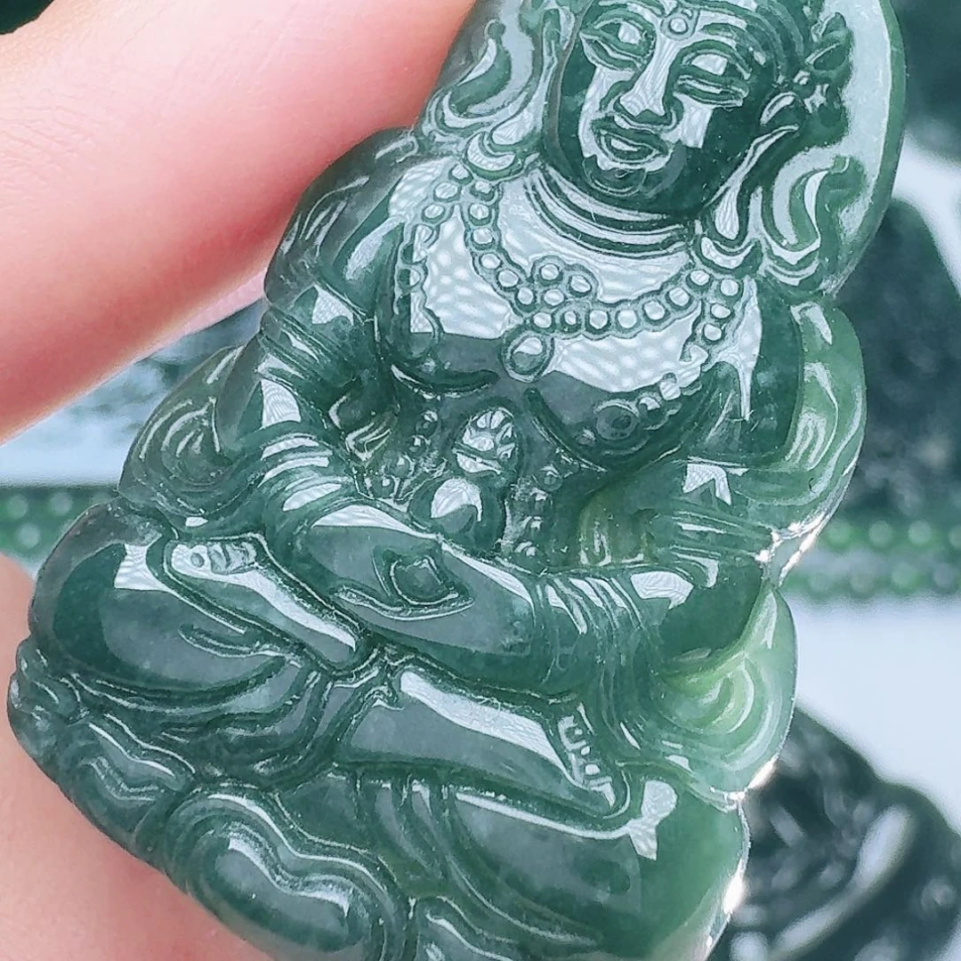 翡翠未镶嵌颈饰天然的A货翡翠多样性发其一