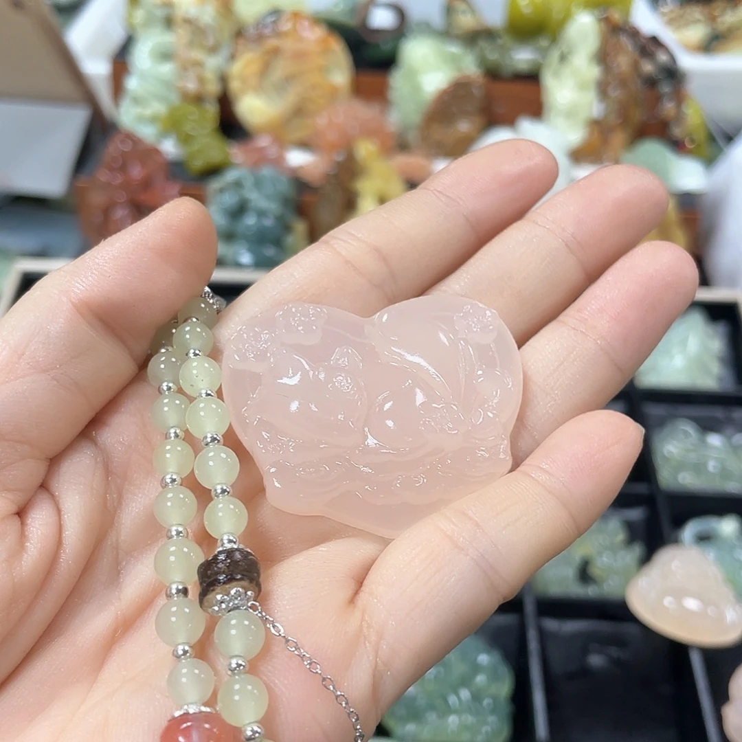 石英质玉颈饰合金