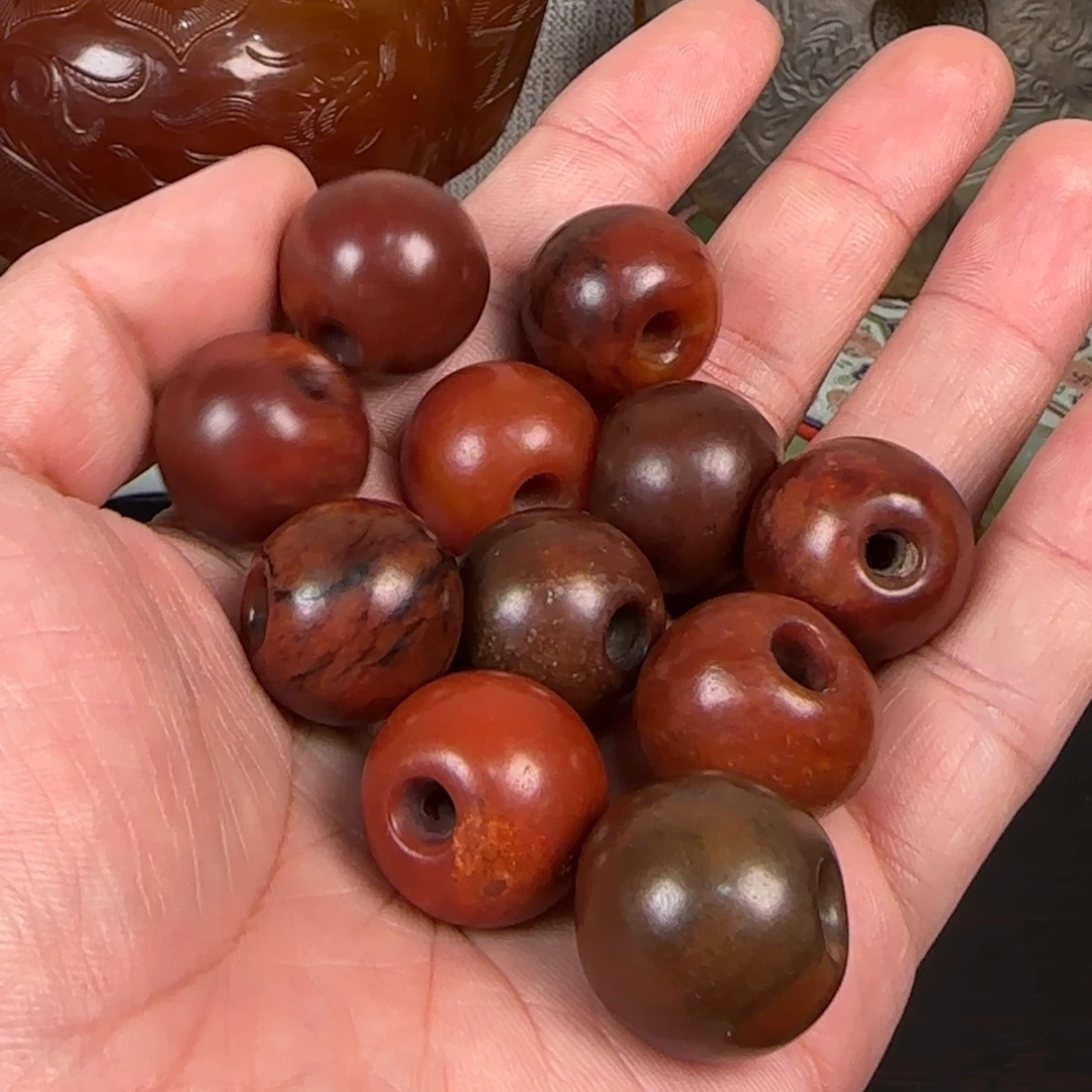 小***。非常精美的脖挂件