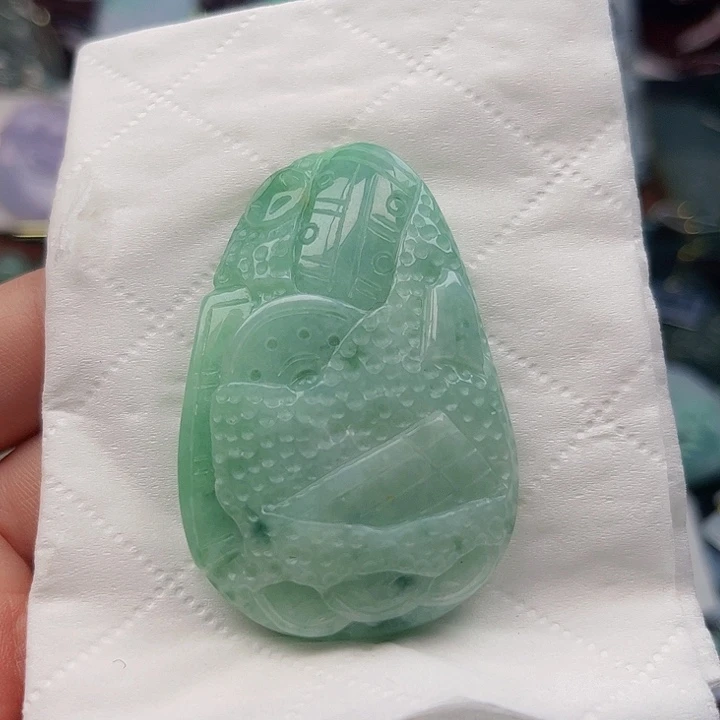 翡翠未镶嵌颈饰挂件