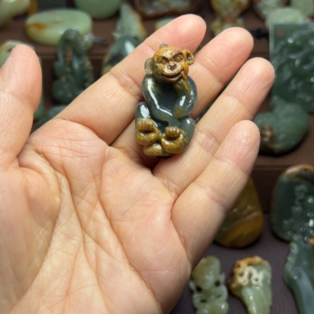 【闪购商品】岫岩河磨玉（透闪石质玉）未镶嵌颈饰