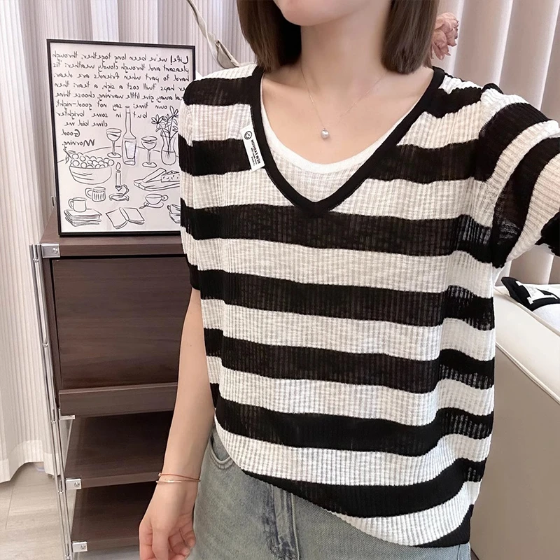 韩版黑白条纹V领短袖t恤女2025夏季新款简约薄款百搭假两件上衣服