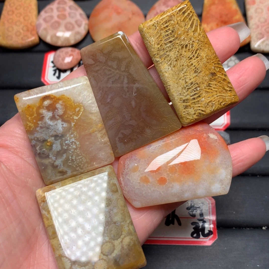 【闪购商品】硅化玉颈饰未镶嵌桃**哟