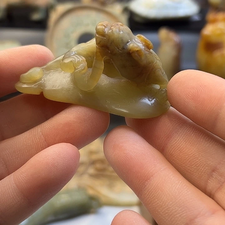 未镶嵌和田玉（糖玉）珠宝奇石