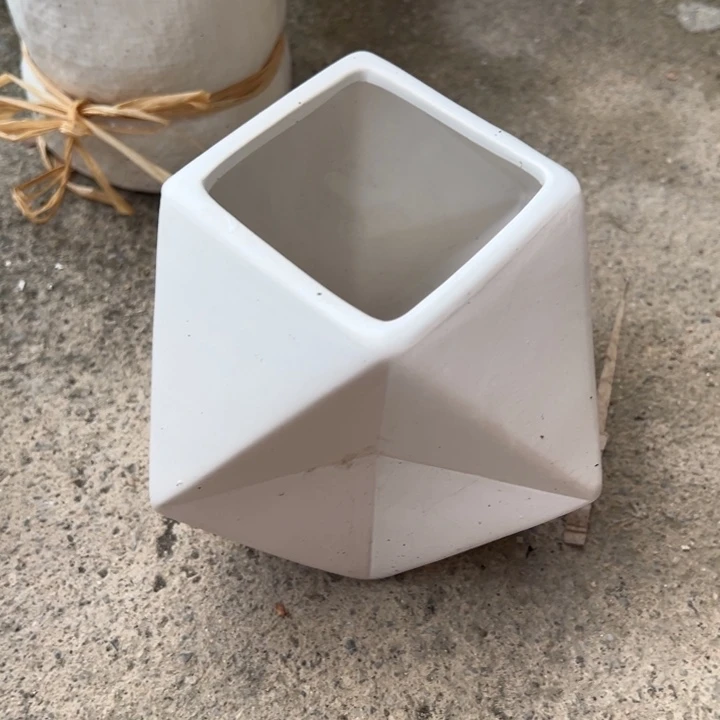 陶瓷花瓶摆件微瑕捡漏出