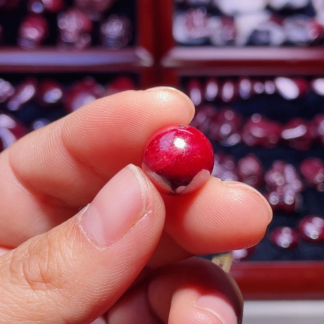 岁***痕天然辰砂朱砂吊坠