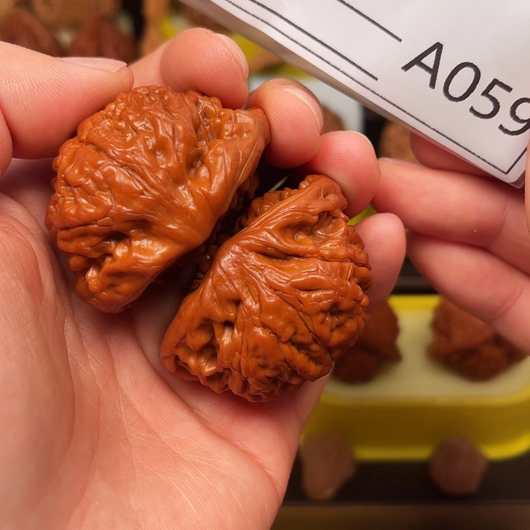 $***$文玩核桃吊坠蛇头