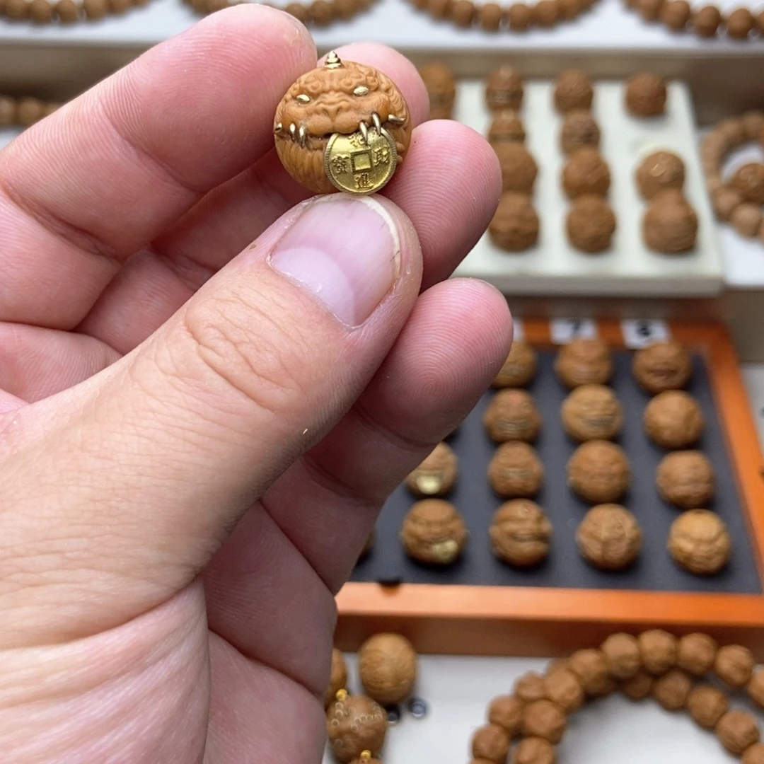 文玩核桃吊坠神****头猴头核桃单颗福利吞金兽