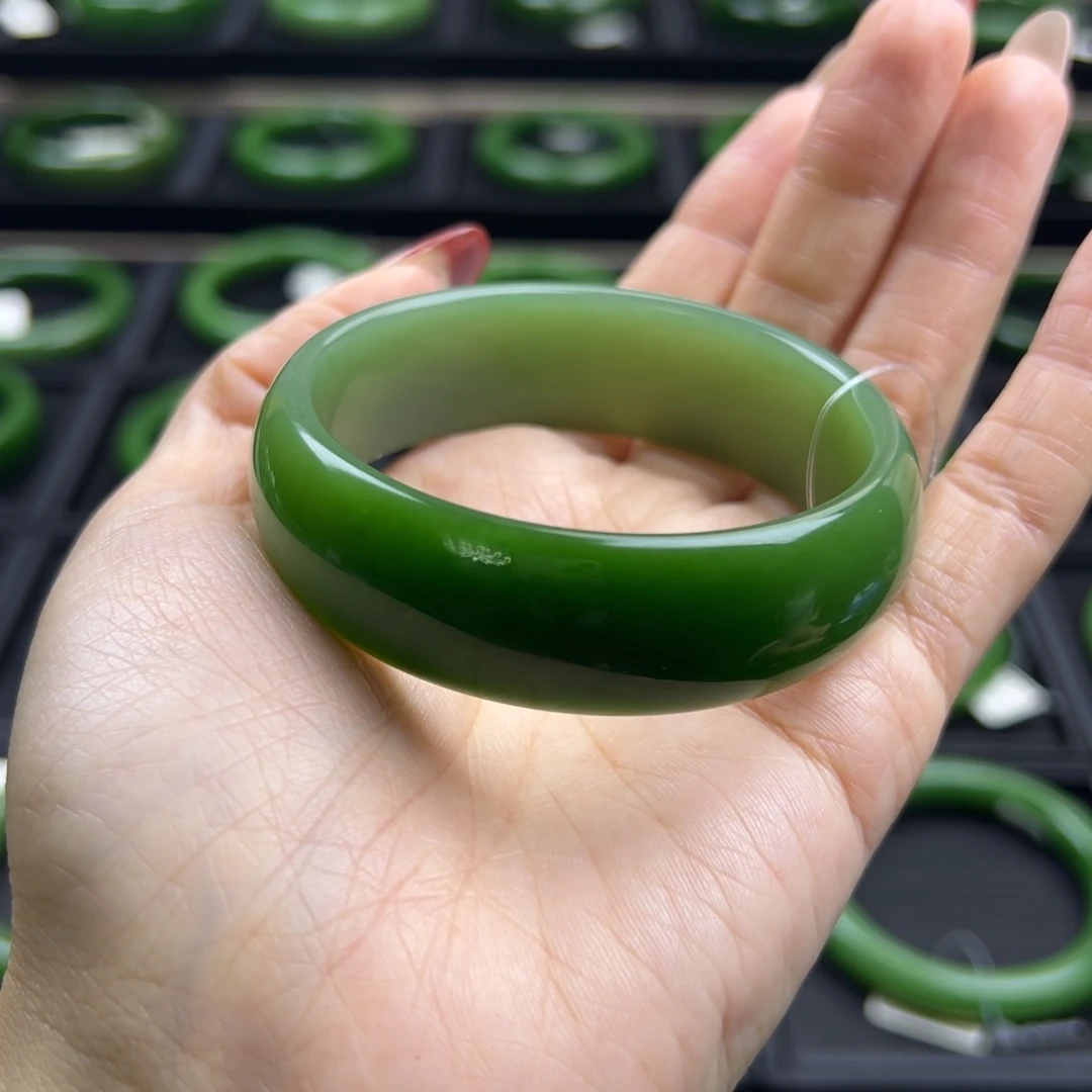 和田玉（碧玉）未镶嵌手镯