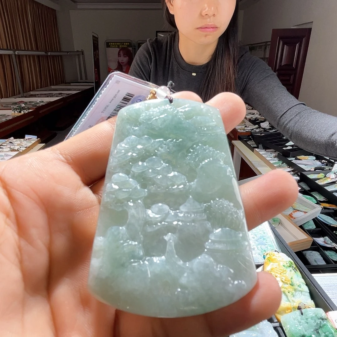 翡翠未镶嵌颈饰一