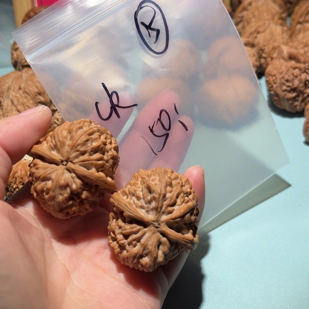 @***K文玩核桃吊坠哈哈5