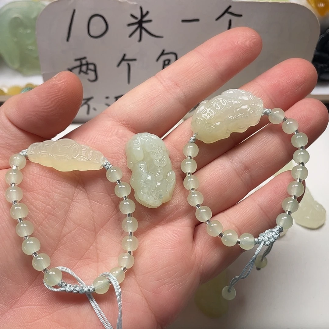 …***…蛇纹石玉未镶嵌颈饰