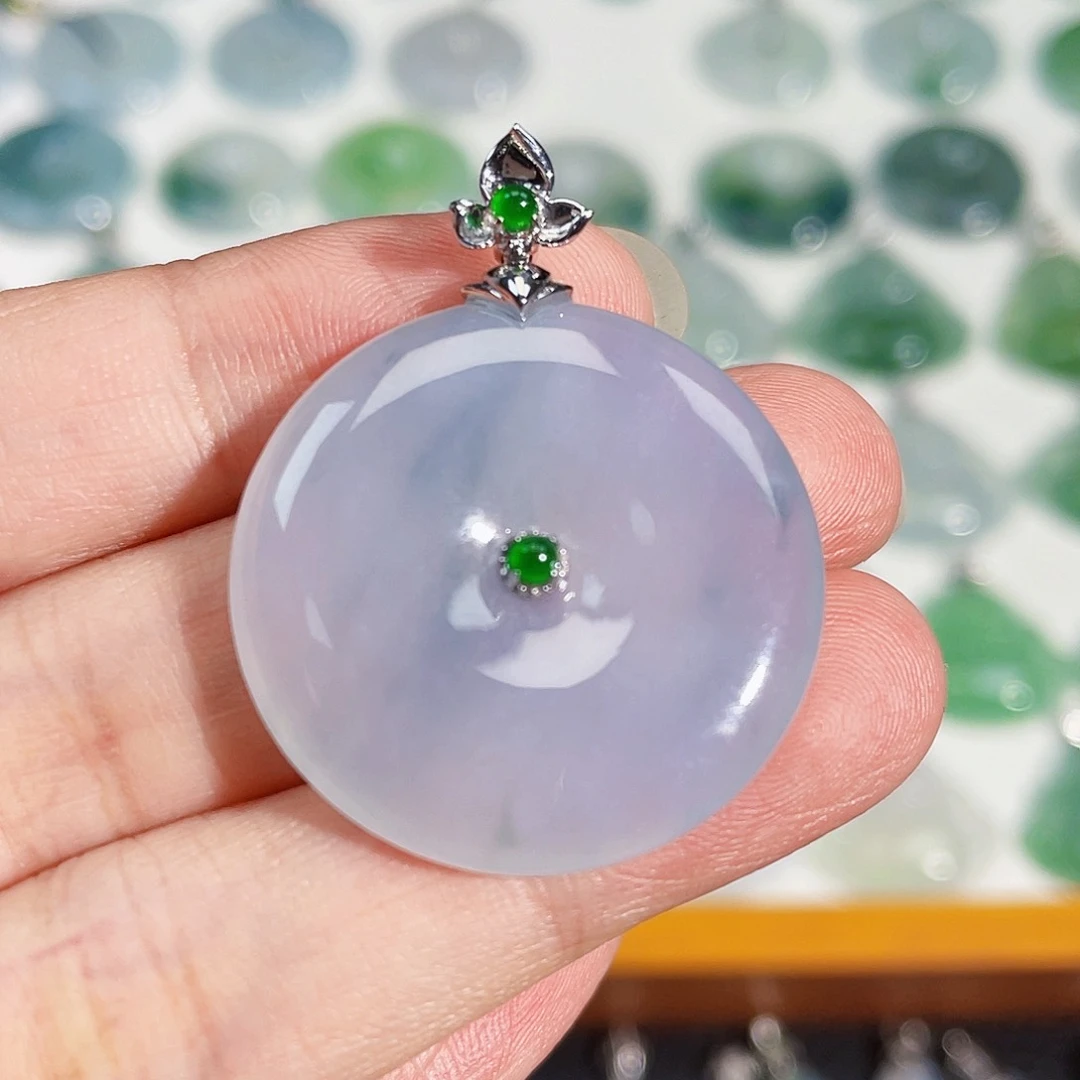 颈饰18K金镶嵌翡翠吊坠