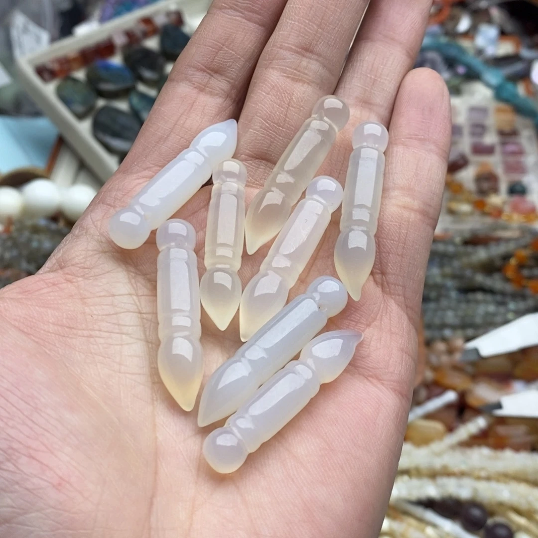 玛瑙/玉髓未镶嵌珠宝半成品一个天然玛瑙雕刻毛笔A65