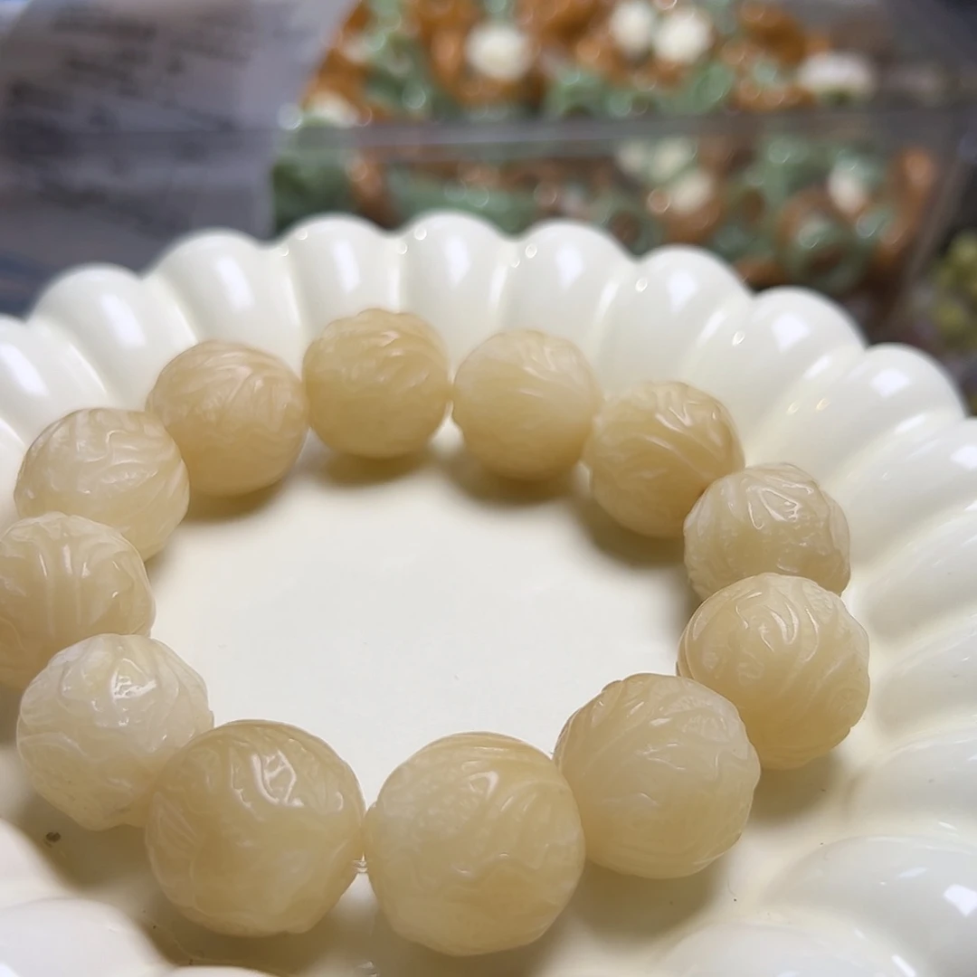 白玉菩提吊坠瑕疵20大白菜一条