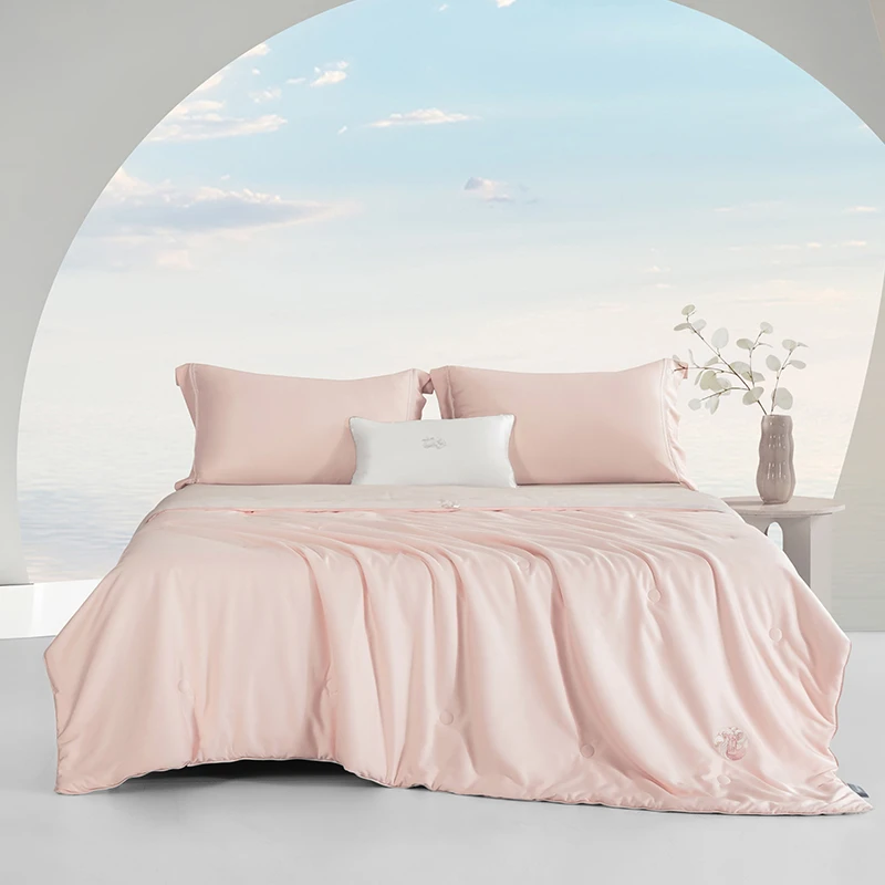 锦棉缎绣花大豆蚕丝复合四季被：光芒四射