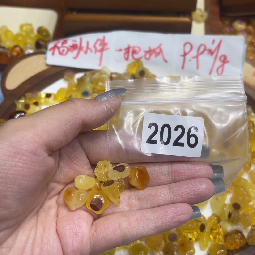 琥珀颈饰未镶嵌亲亲