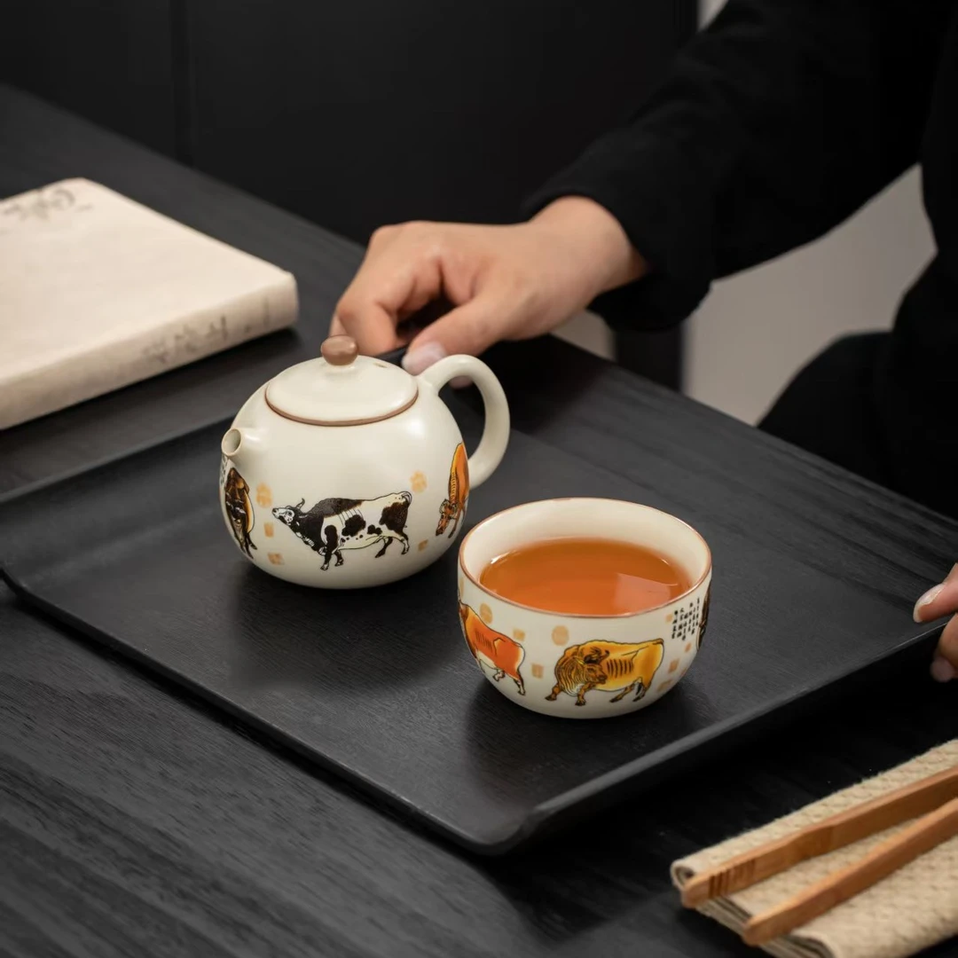 五牛纳福汝窑茶具一壶一杯