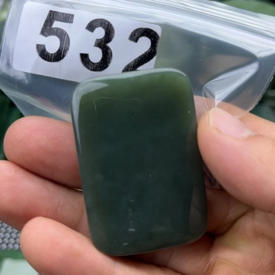 和田玉未镶嵌珠宝半成品