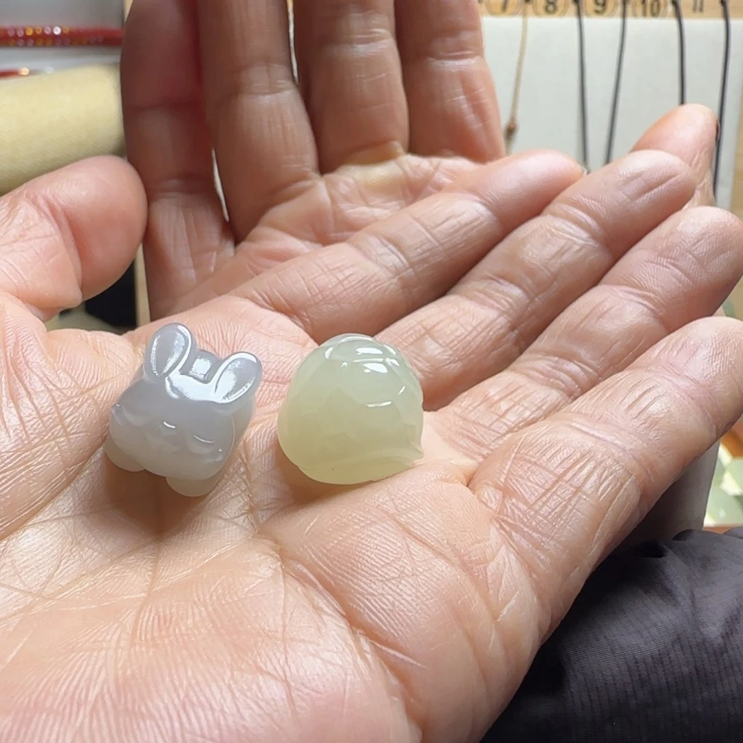 和田玉颈饰未镶嵌哇*咔