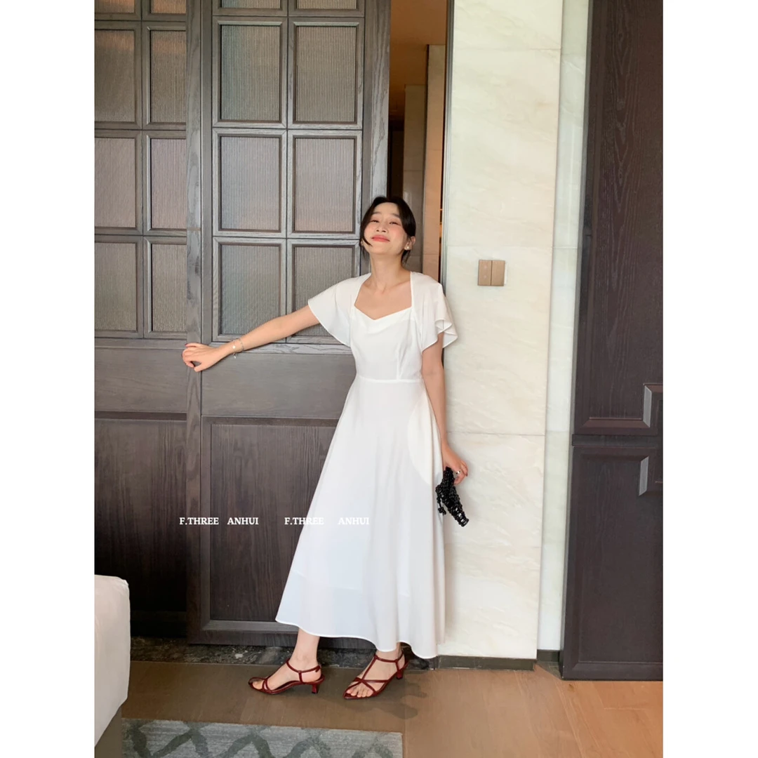 J-19065#三姐妹#小众设计后背镂空气质连衣裙（福利）