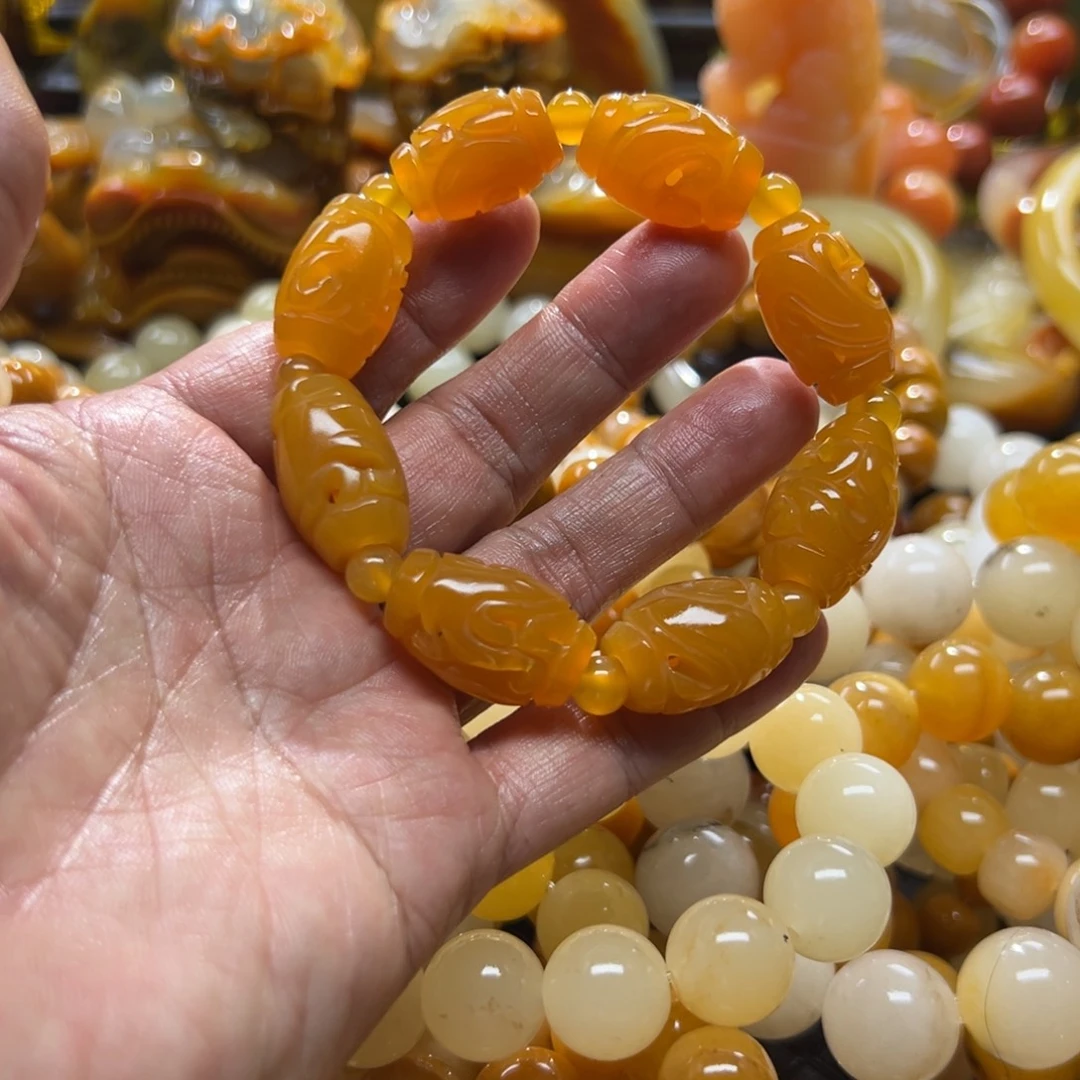 石英质玉未镶嵌颈饰