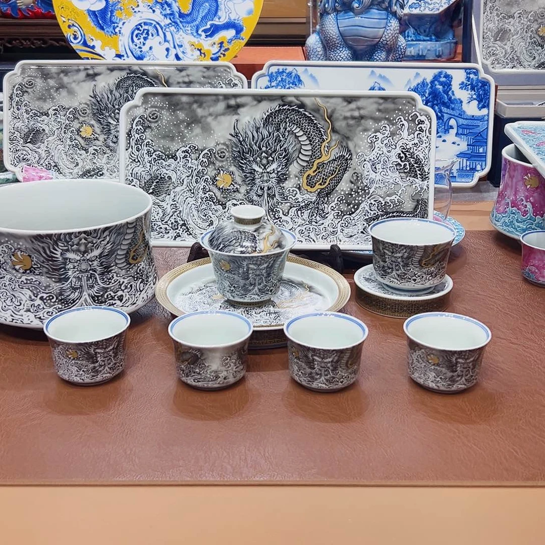 摆件景德镇陶瓷研究所工作的