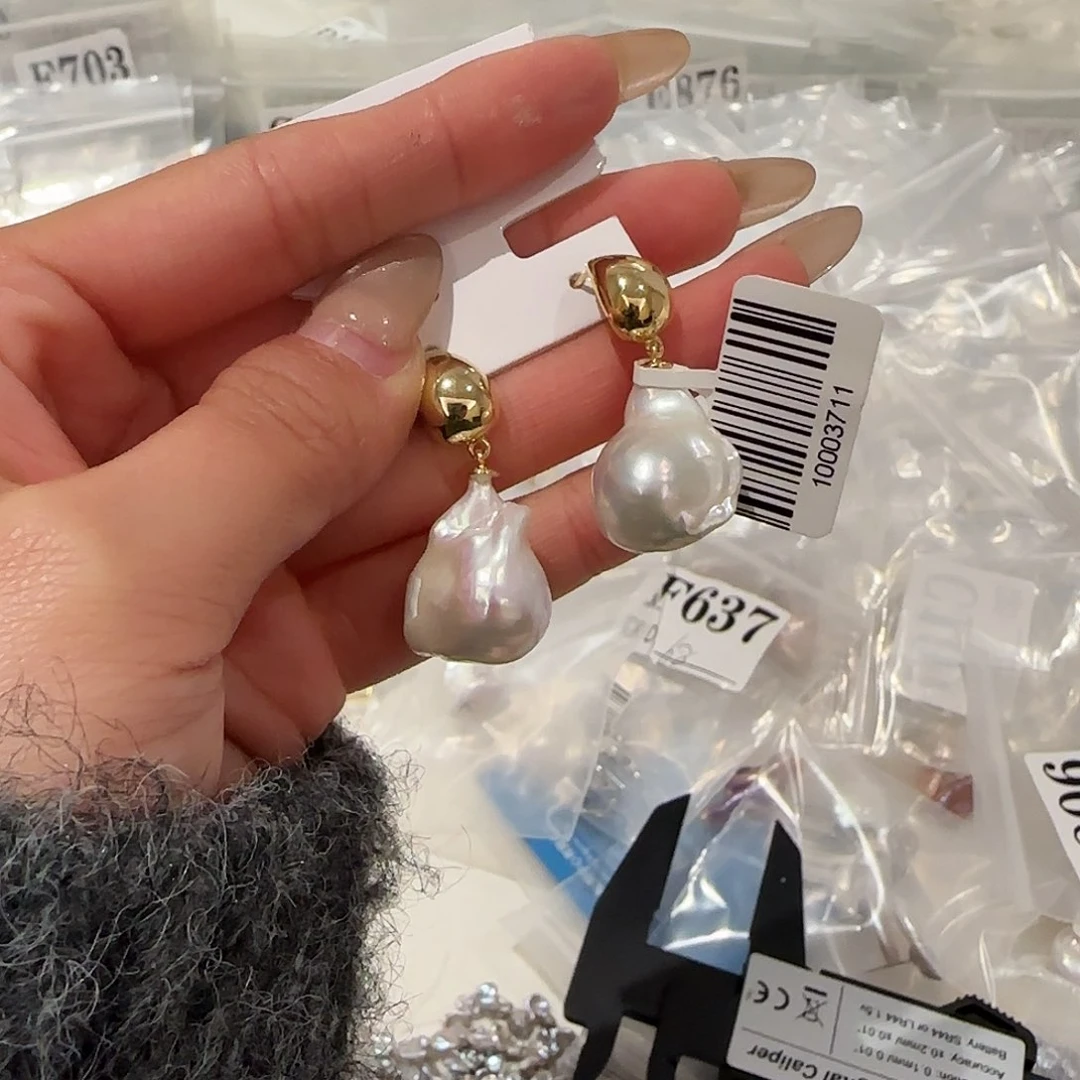 淡水珍珠耳饰合金