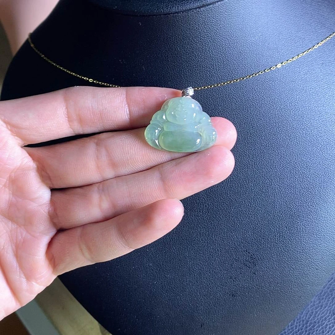 颈饰18K金镶嵌翡翠