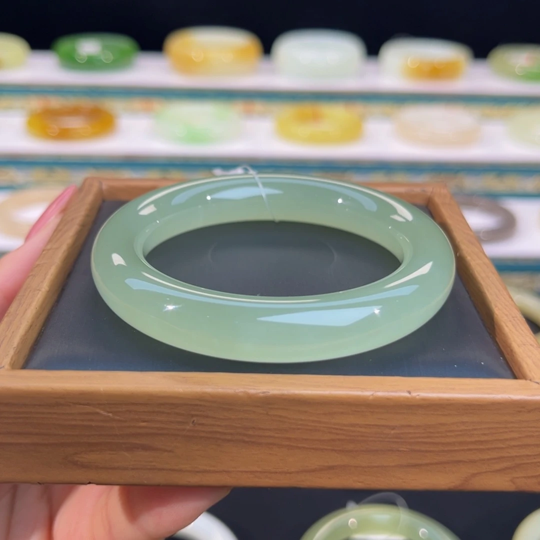 未镶嵌手镯和田玉猫眼葡萄肉胖圆