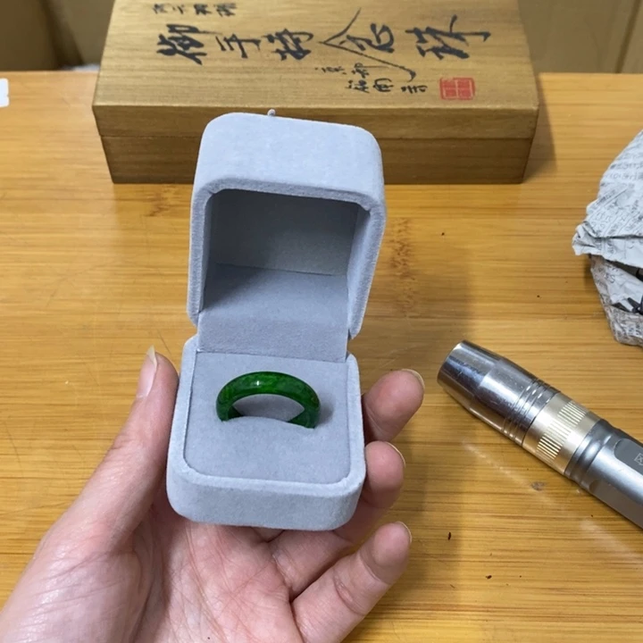 瓷片哈中古工艺品一件