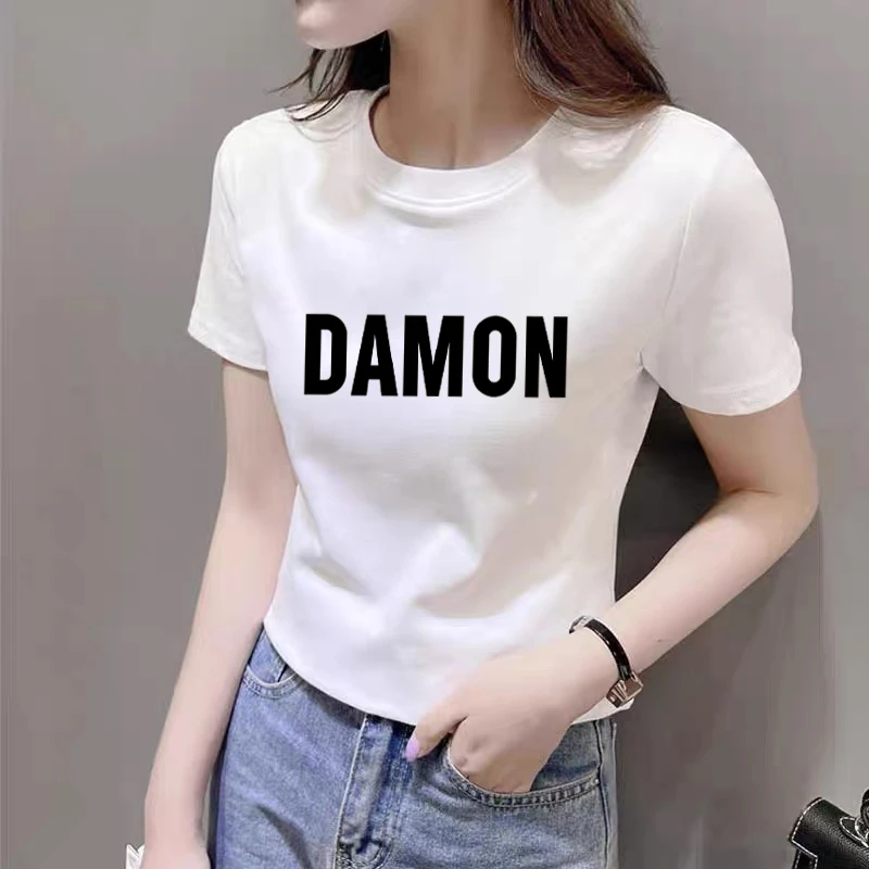 夏日多巴胺穿搭短款辣妹上衣设计感小众t恤女短袖正肩白色洋气ins