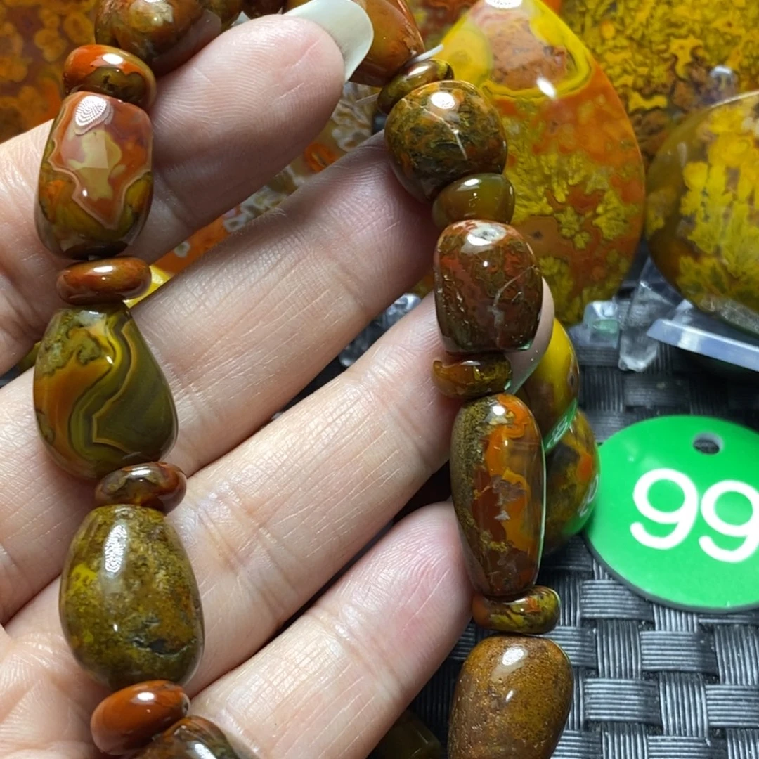 未镶嵌颈饰玛瑙/玉髓笛*