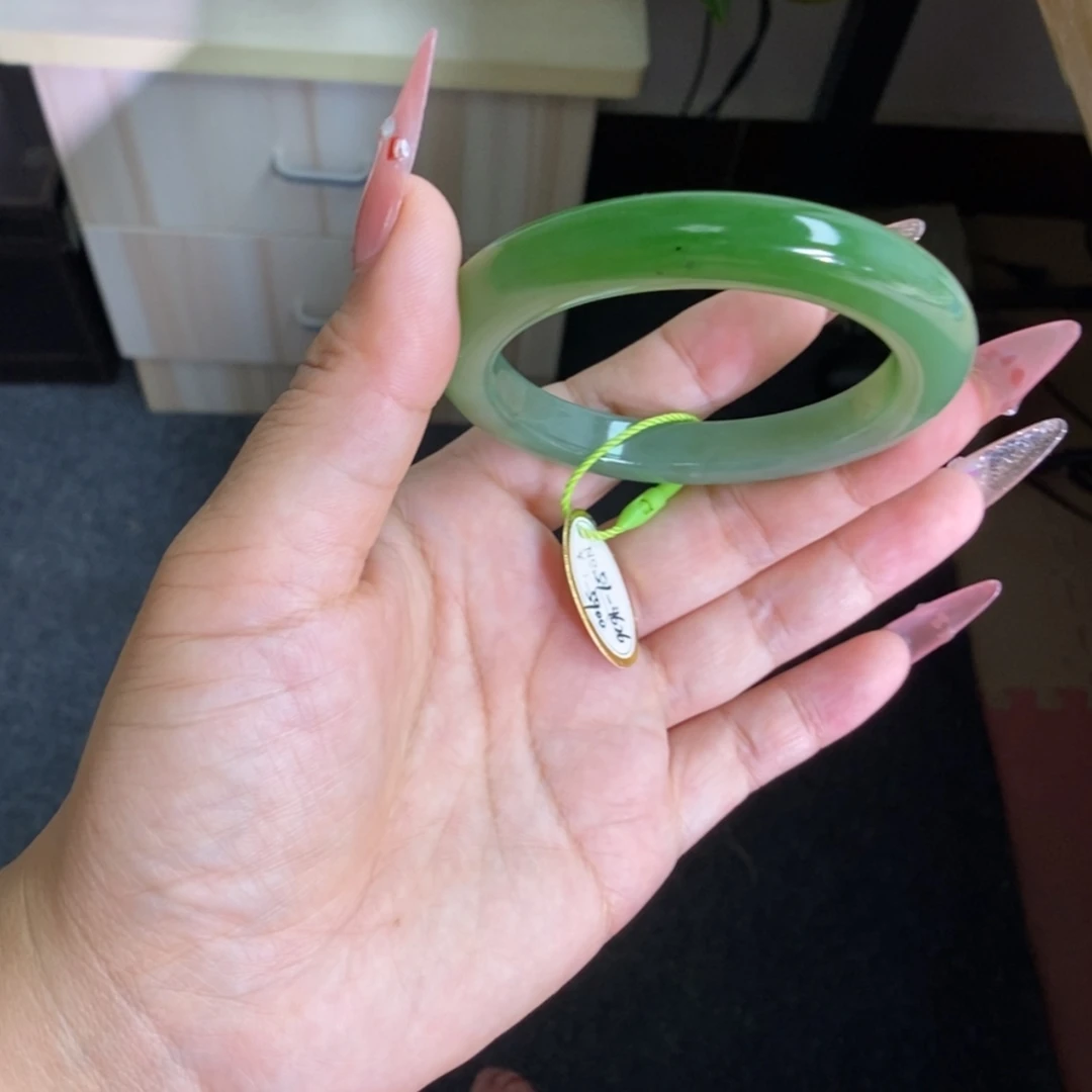 【闪购商品】和田玉手镯未镶嵌俄碧白加绿手镯