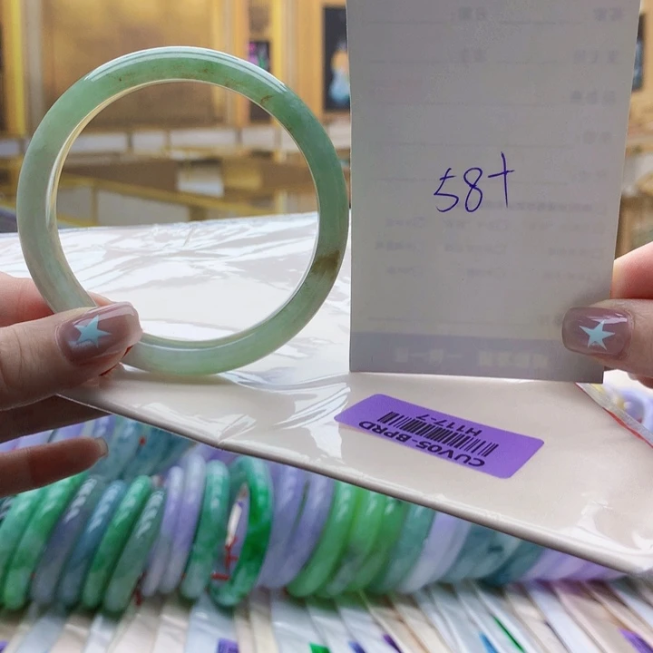 翡翠手镯未镶嵌hhu