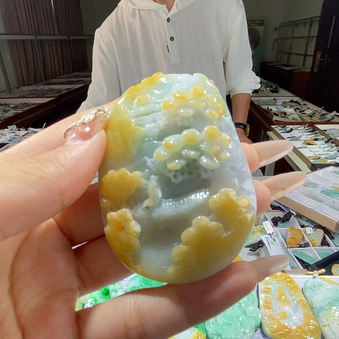 翡翠未镶嵌颈饰翡翠