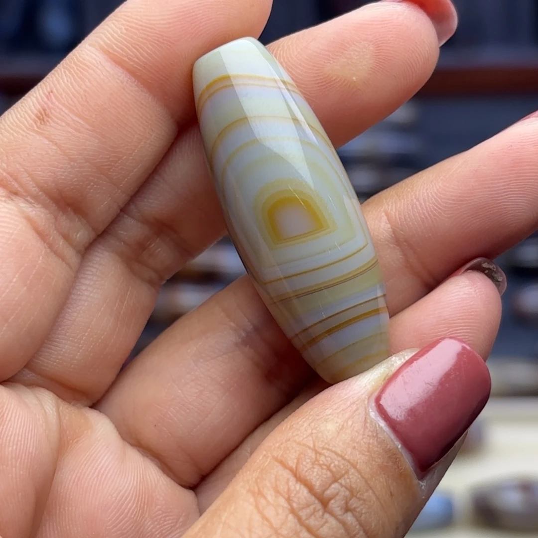 卢****玛瑙/玉髓未镶嵌颈饰