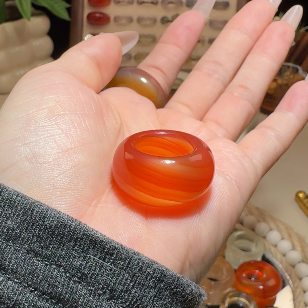 玛瑙/玉髓未镶嵌戒圈6号。红罐罐 港11