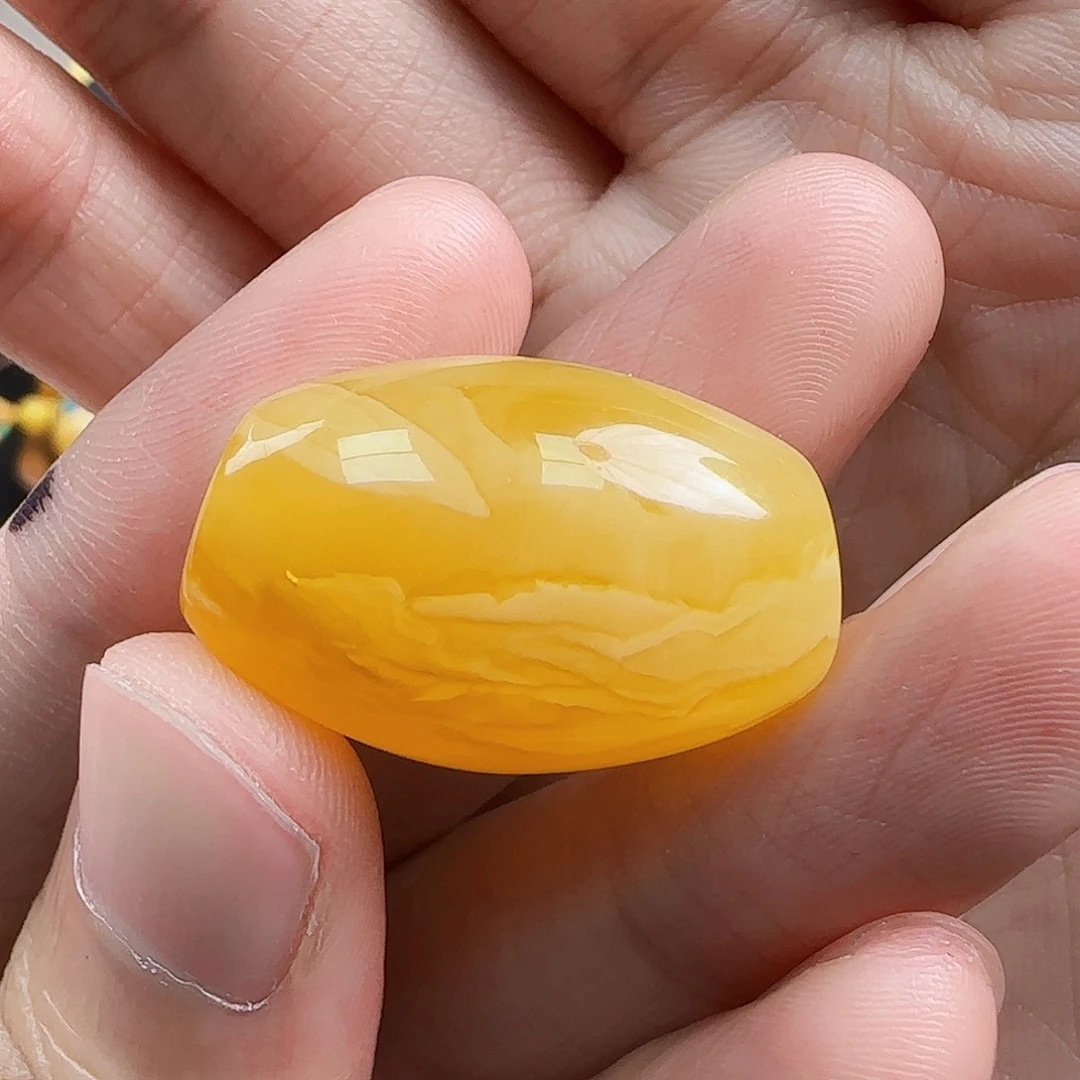 淡***味琥珀未镶嵌珠宝奇石