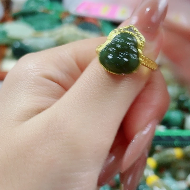 未镶嵌和田玉挂件